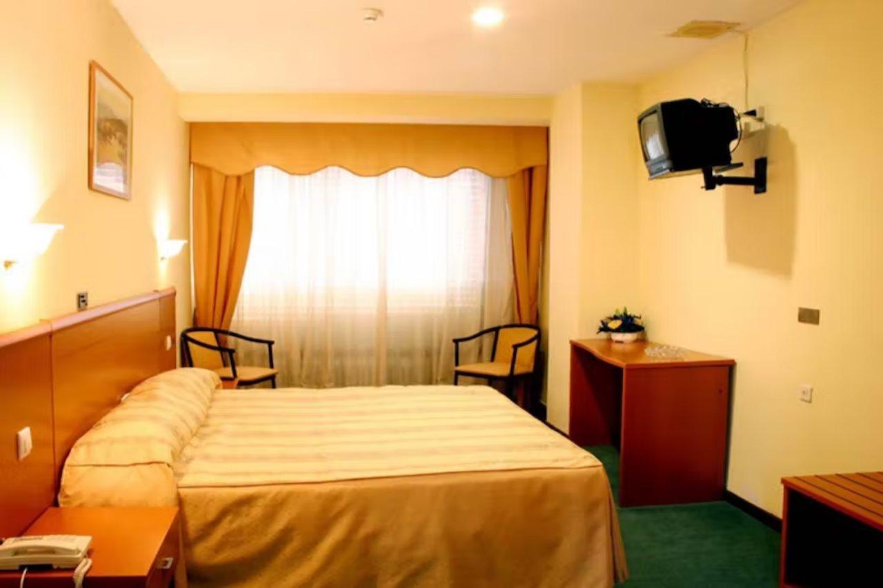 Hotel Las Vinas Arteixo Εξωτερικό φωτογραφία